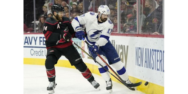 Tampa Bay Lightning eliminerar Carolina Hurricanes